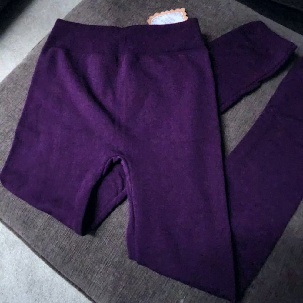 NWT girls Fabric & Fabric purple knit leggings - one size (8-16)